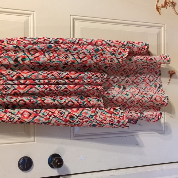 Upgrade Your Wardrobe with Rock 47 by Wrangler's Eye-Catching Asymmetrical Hem - Picture 2 of 12